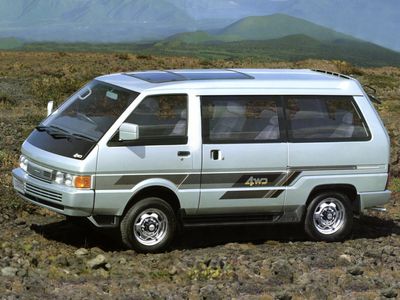 Автостекла Nissan Vanette II c установкой в Москве